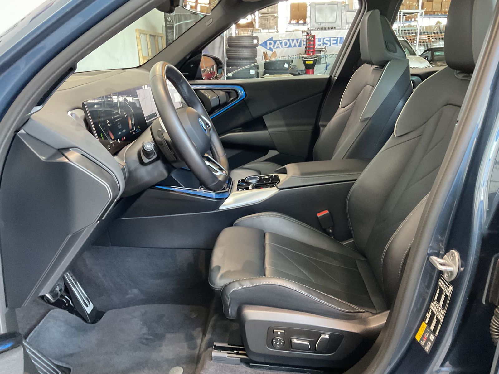 Fahrzeugabbildung BMW X3 xDrive30e |Glasdach |M Sportpaket |AC-Schnell