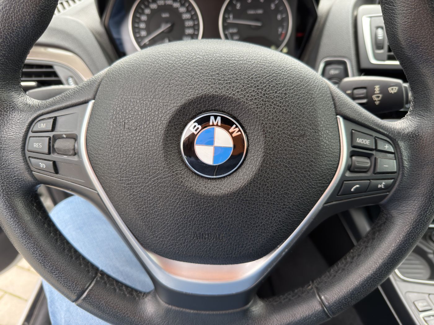 Fahrzeugabbildung BMW Cabrio 220 i