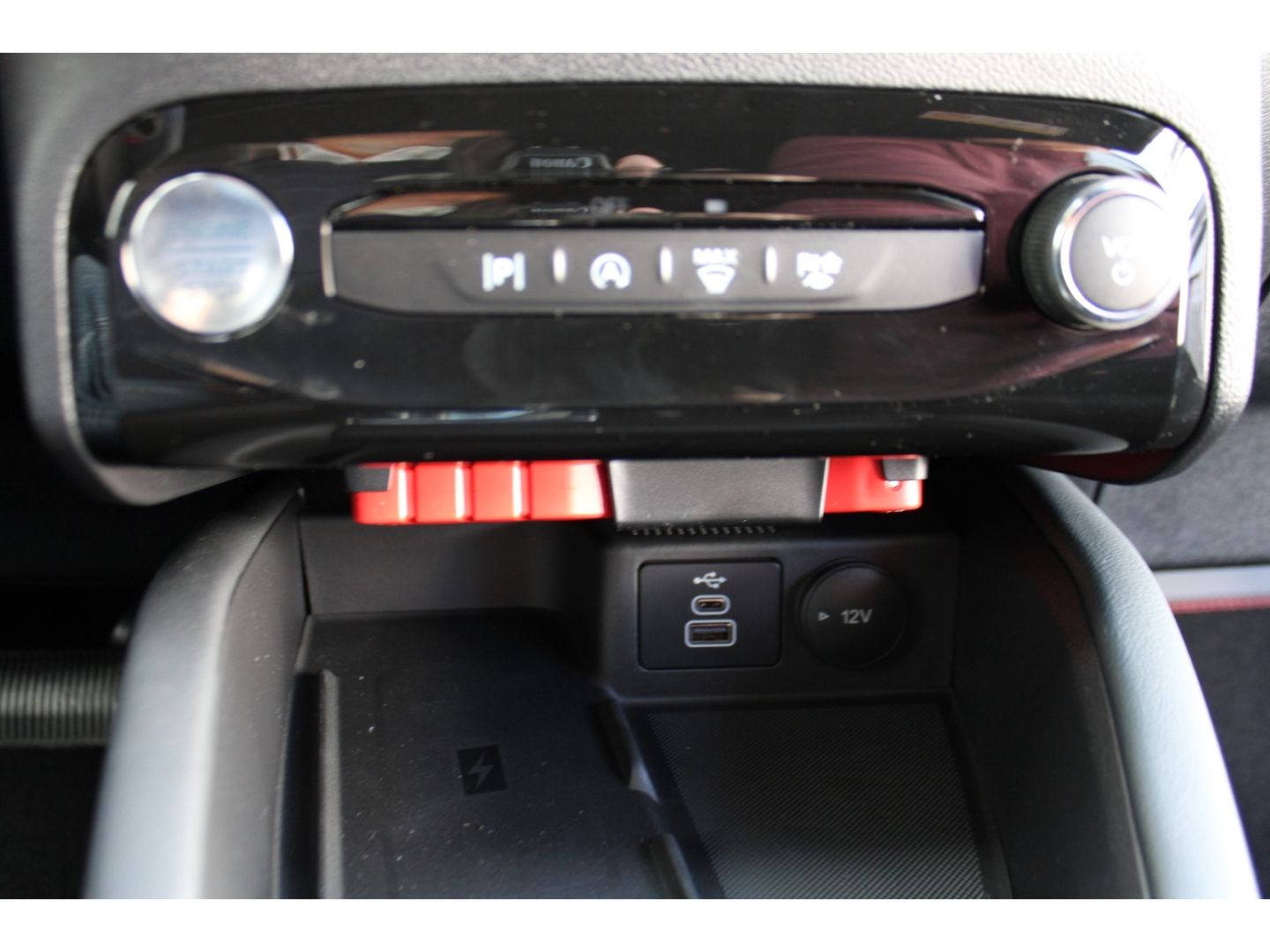 Fahrzeugabbildung Ford Kuga ST-Line Autom. LED GRA TWA PDC RFK Navi AHK