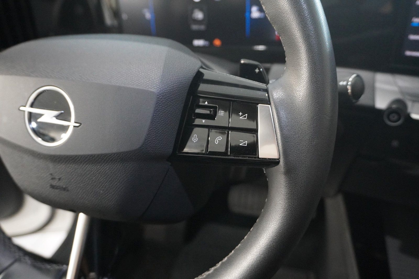 Fahrzeugabbildung Opel Astra L ST 1.5D BUSINESS NAVI/LED/KAMERA/SH/AHK