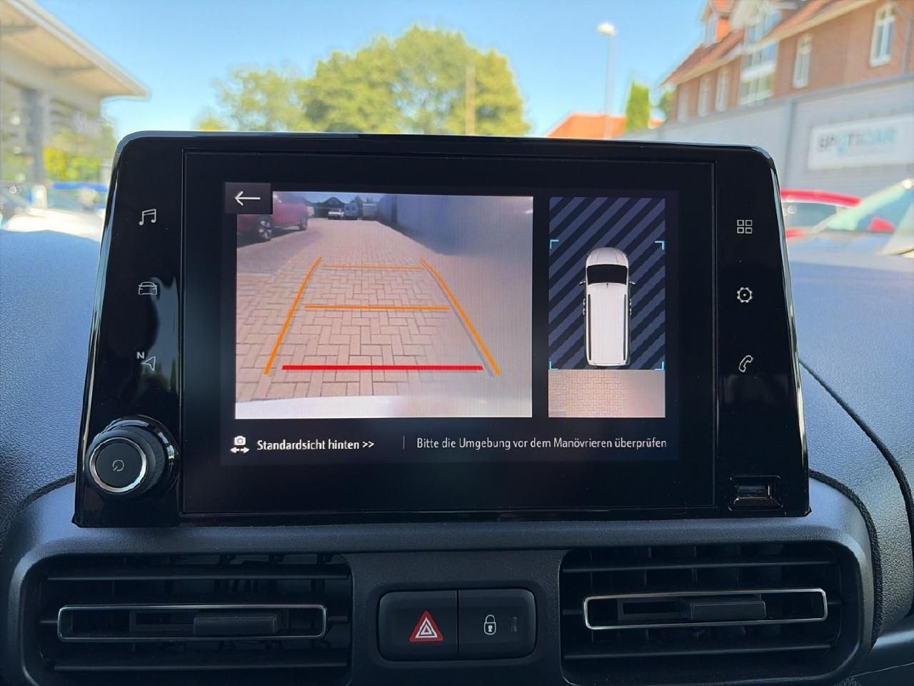 Fahrzeugabbildung Opel Combo Life XL 1,5 Ultimate 7-Sitzer