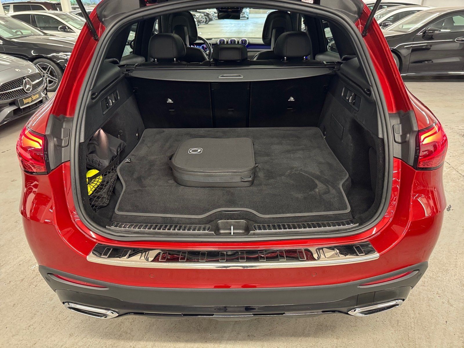 Fahrzeugabbildung Mercedes-Benz GLC 300 e 4M*AMG*Pano*AHK*DigitalL*Distronic*360