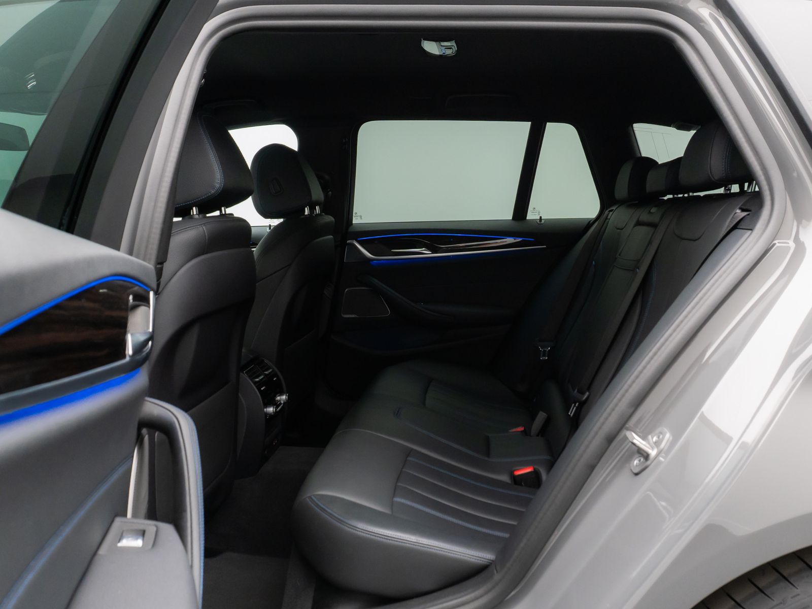 Fahrzeugabbildung BMW 540i xD M Sport Kamera DAB H/K Lenkrhzg Alarm
