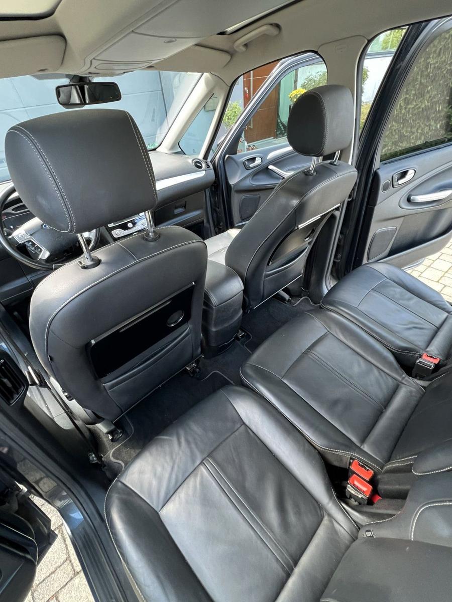 Ford Galaxy 2010 — photo 12