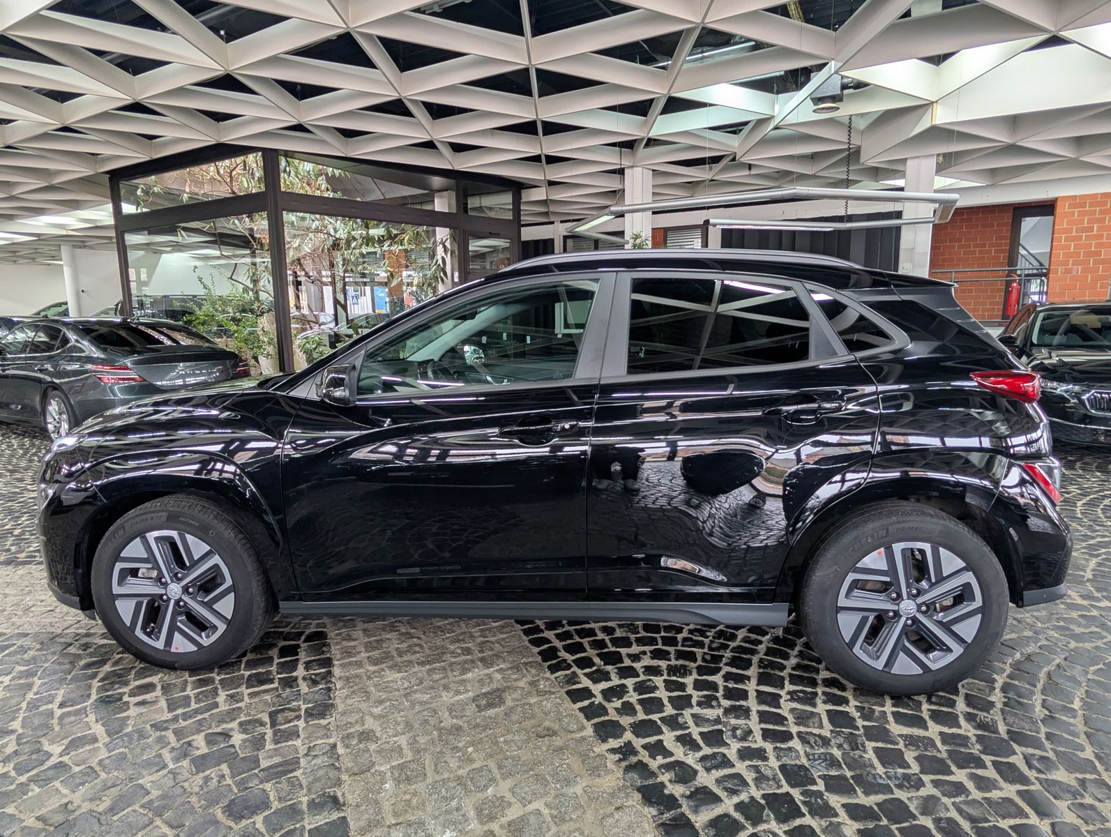 Fahrzeugabbildung Hyundai Kona Prime EV HUD AHK SHZ KAM LED ACC SoH 97%