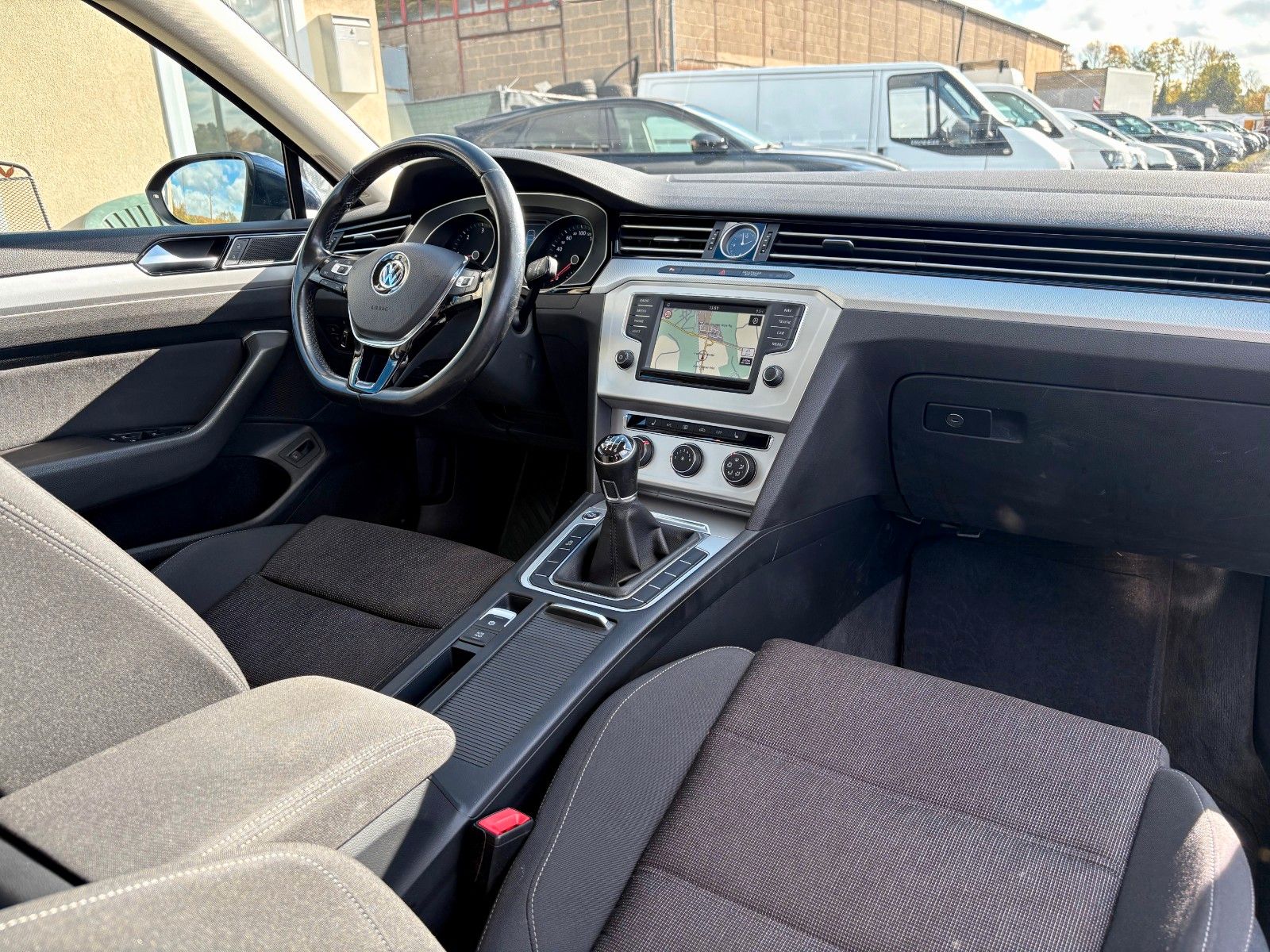 Fahrzeugabbildung Volkswagen Passat Variant 1.6 TDI Comfortline Navi SPORTSIT