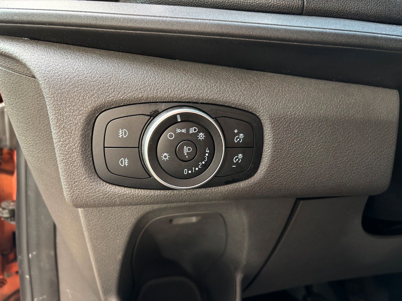 Fahrzeugabbildung Ford Transit Custom Kasten 290 L1 Sport*LED*Standheiz