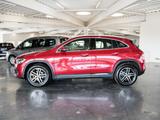 Mercedes-Benz GLA 180 Progressive Aut Nav LED PDC+RFK - rote Mercedes-Benz GLA 180
