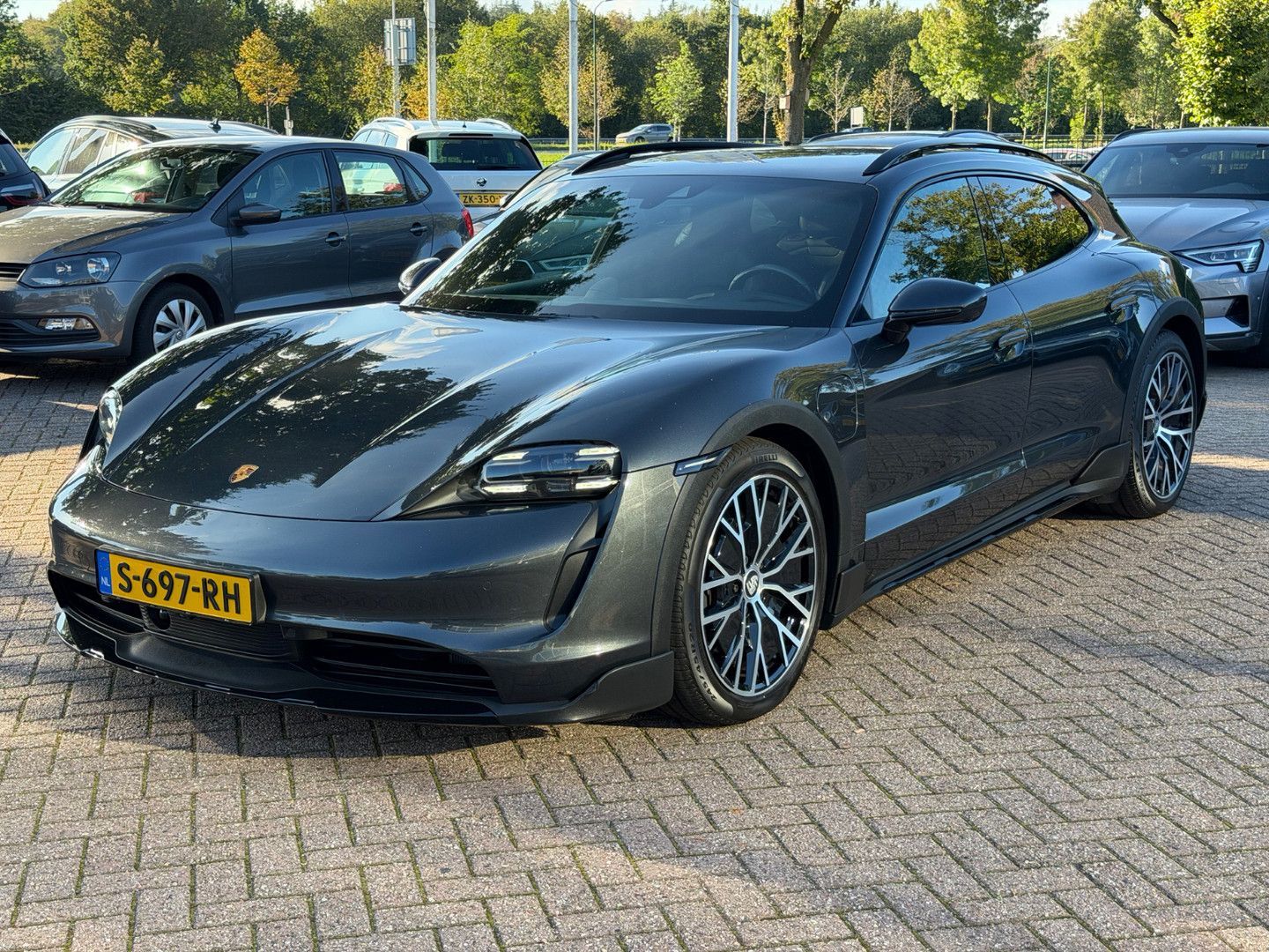 Porsche Taycan Cross Turismo 4 93 kWh / SoH 93,3% / Pano