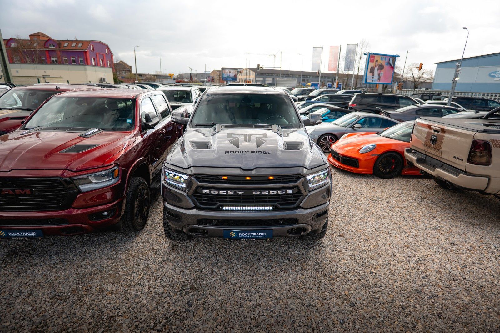 Fahrzeugabbildung Dodge RAM 5.7 V8 HEMI 4x4 ROCKY RIDGE OFFROAD Pano 19%