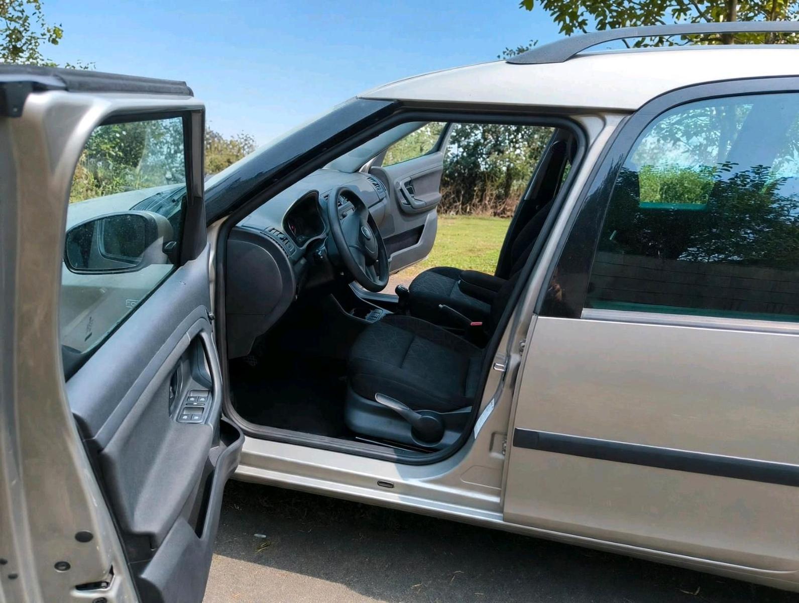 Skoda Roomster 2012 — photo 12