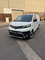 Toyota Proace D-4D 2,0-l-D-4D L2 Meister - weiße Toyota Proace Max