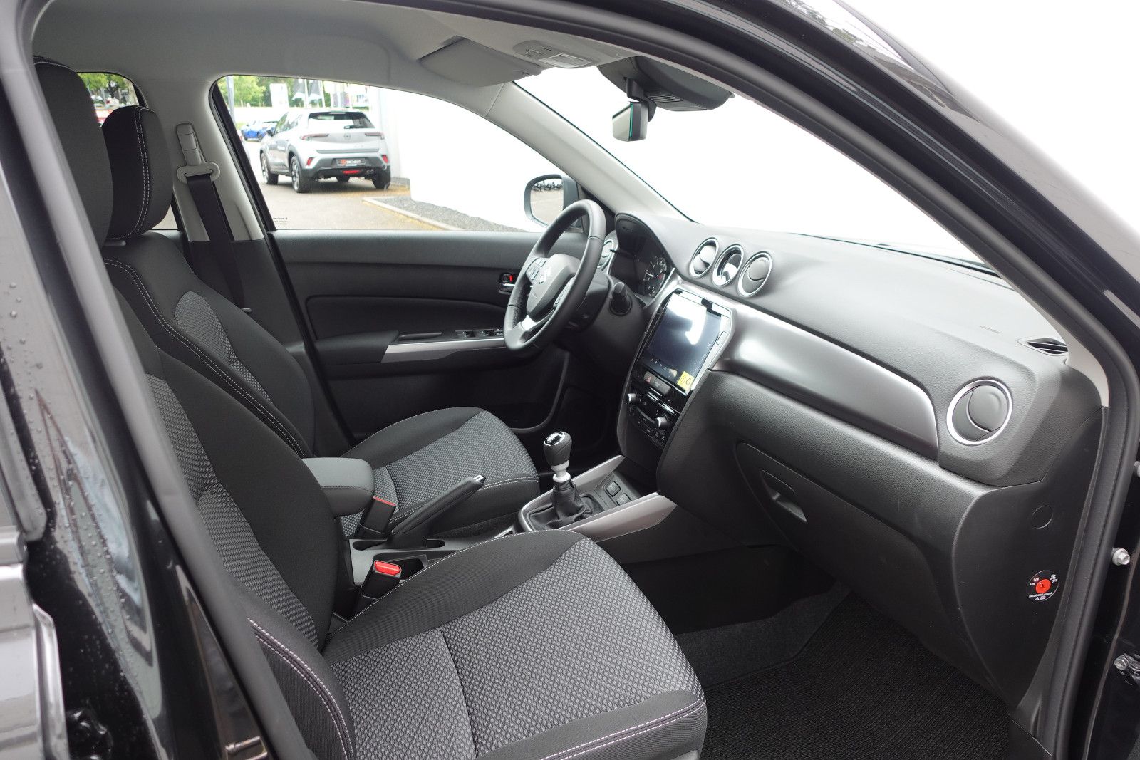 Fahrzeugabbildung Suzuki Vitara 1.4Hybrid Comfort AHK,Navi,SHZ,PD,Kamera