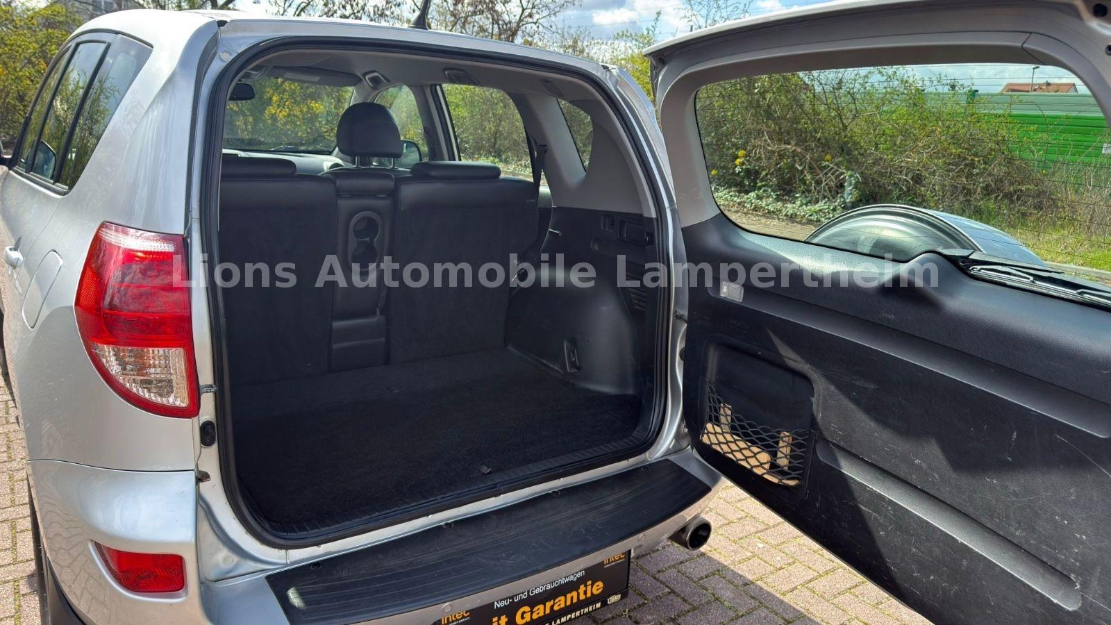 TOYOTA RAV 4 152 CH 4X4 BVM - EXECUTIVE -  Climatisation - VOLANT EN CUIR