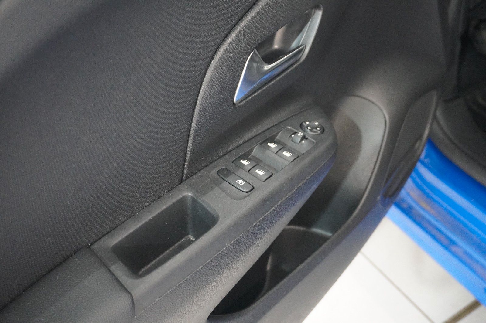 Fahrzeugabbildung Opel Corsa F 1.2 FACELIFT NAVI/LED/KAMERA/VIRTU./DAB+