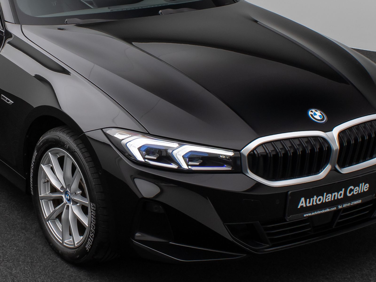 Fahrzeugabbildung BMW 330e xD Panoram Kamera HUD DAB H/K Stop&Go Sport