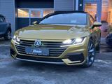 Volkswagen Arteon R-Line 4Motion*HUD*4XSHZ*PANO*LED*ALCAN* - Volkswagen Arteon mit Benzin-Antrieb: Sportwagen