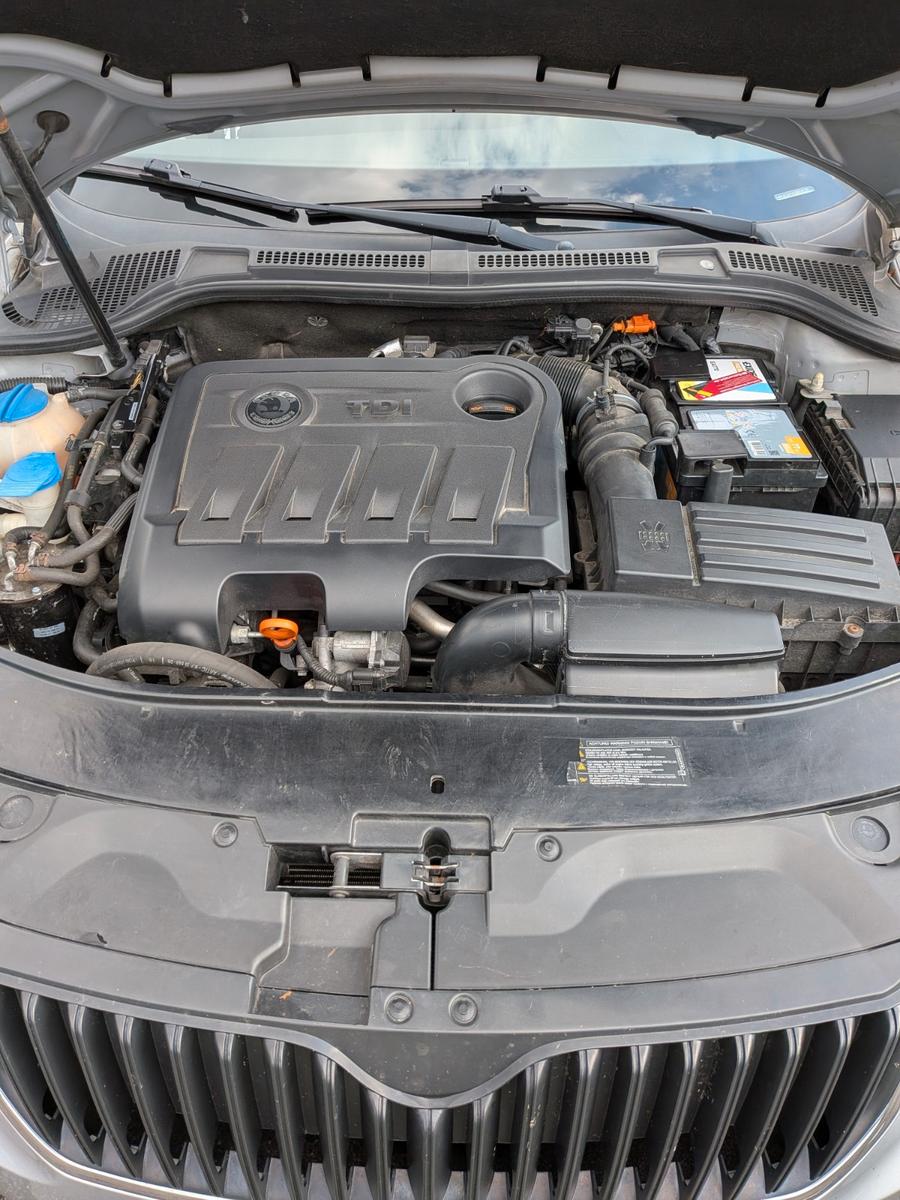 Skoda Superb 2011 — photo 5