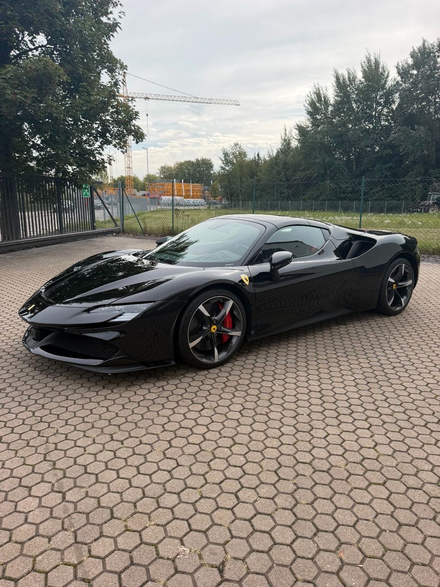 Ferrari SF90 Spider