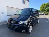 Volkswagen T5 Transporter Bus Multivan Highline - schwarze Volkswagen T5 Transporter