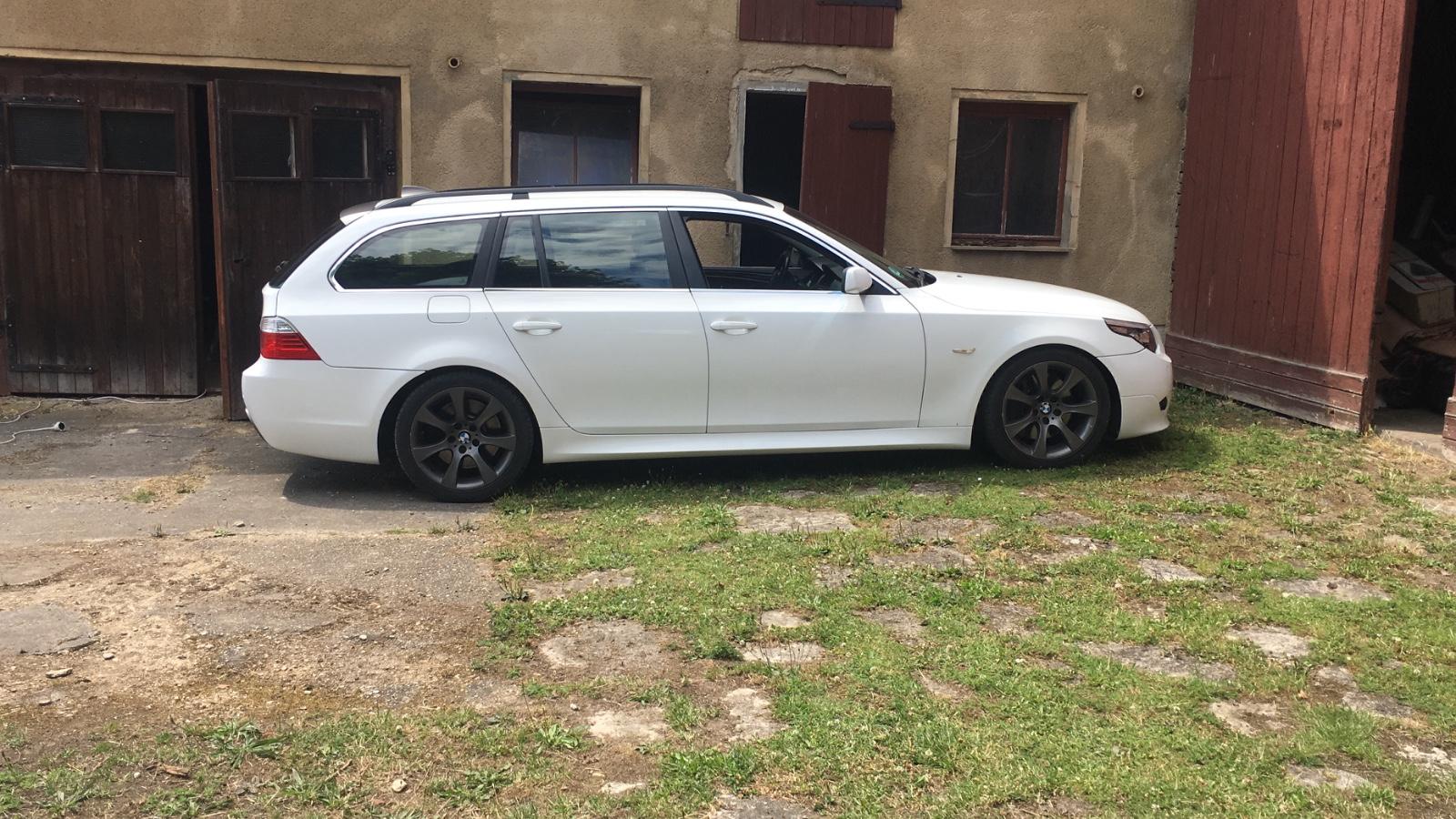 BMW 535 2004 — engine 2.993 cm³, 272 HP (200kW)