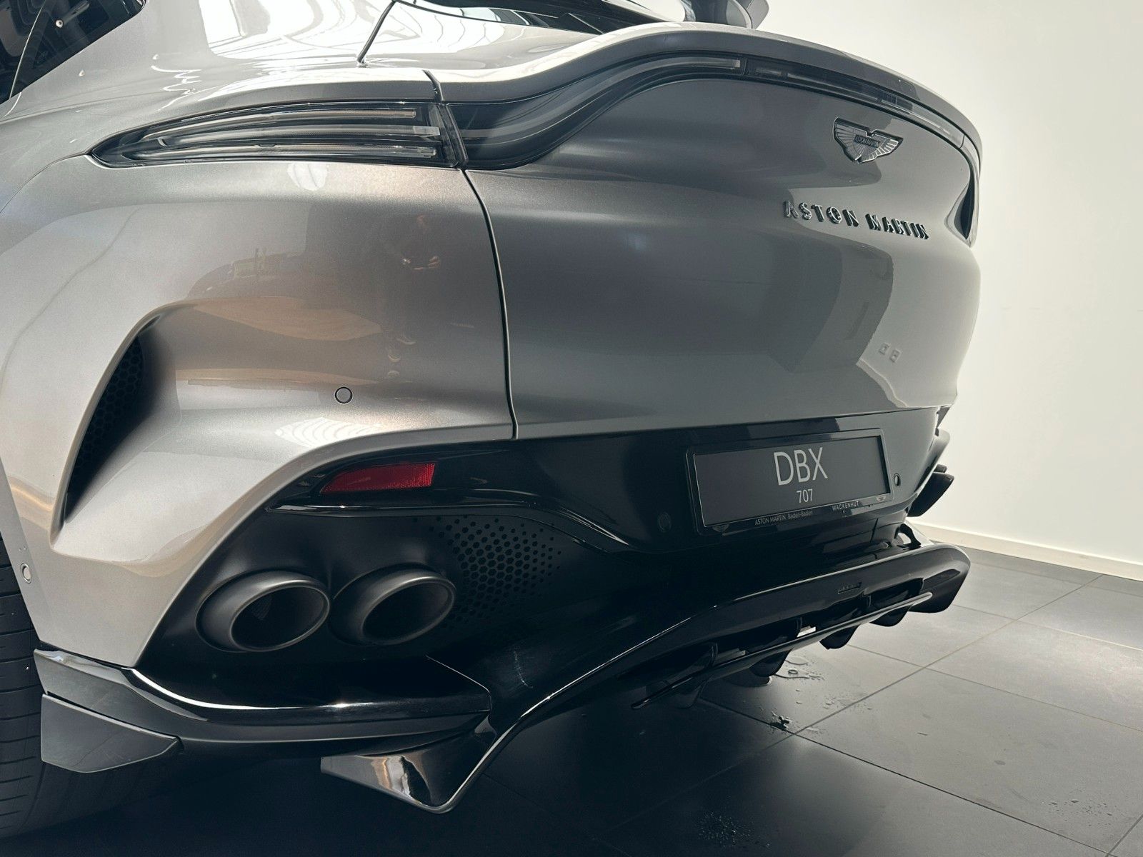 Aston Martin DBX707-Aluminite Silver-Standheizung-Leder foto 7