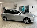 Hyundai i30 Klimaautomatik Teilleder Navi 1.Hand - Hyundai i30 aus 2012 mit Diesel-Antrieb: Kombi