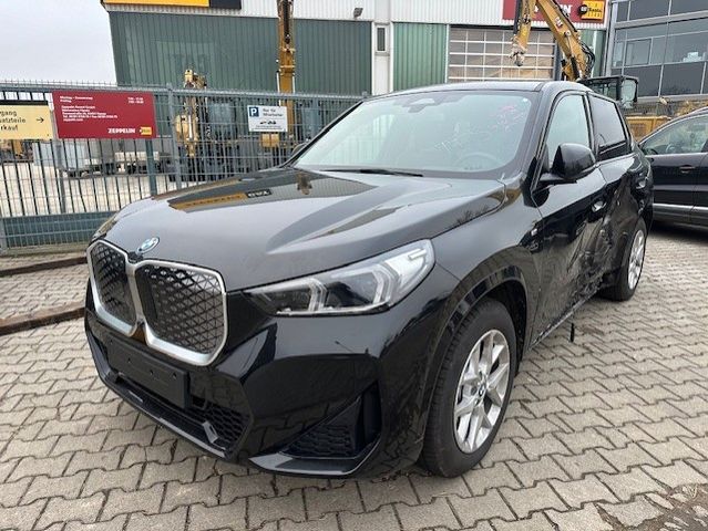 BMW iX1 30 xDrive M Sport +Aut.+Pano+Leder+LED