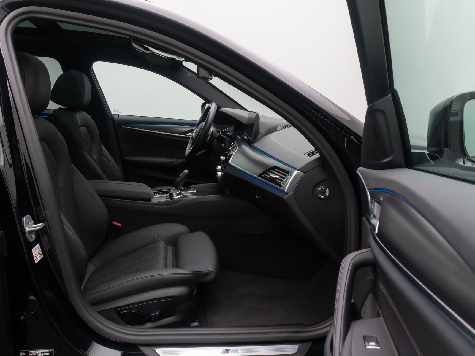 Fahrzeugabbildung BMW 530e xD M Sport DAB Kamera 4Klima Alarm Panorama