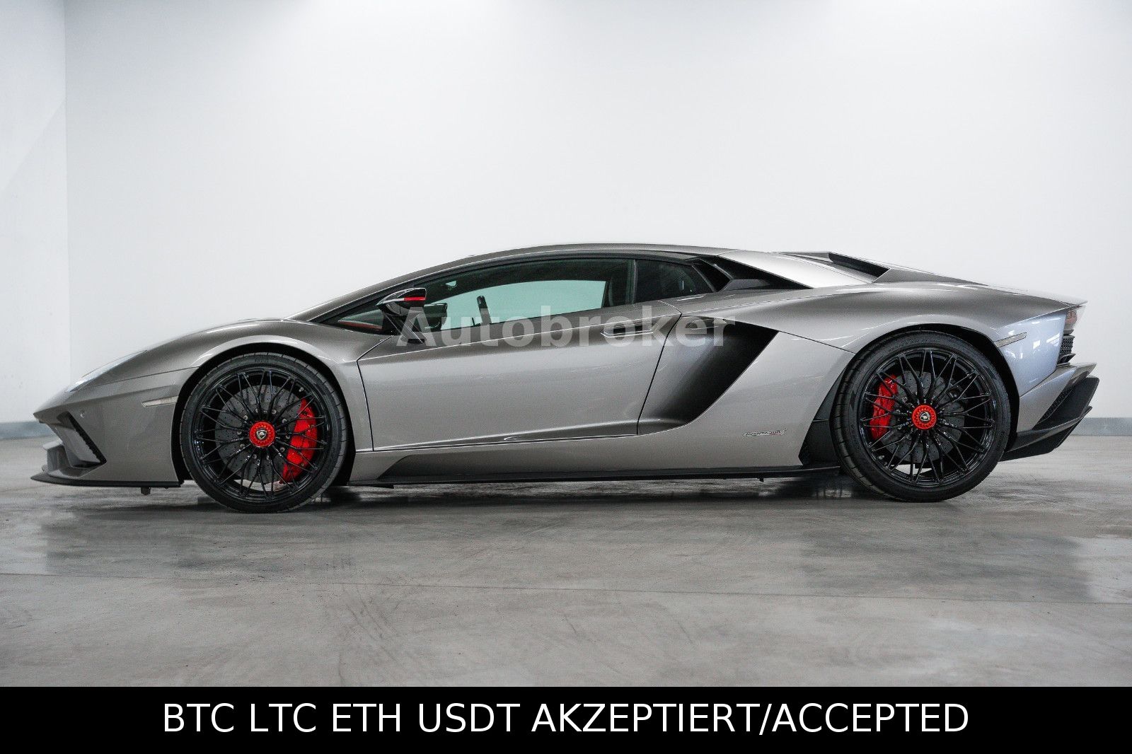 Lamborghini Aventador – pogled 8