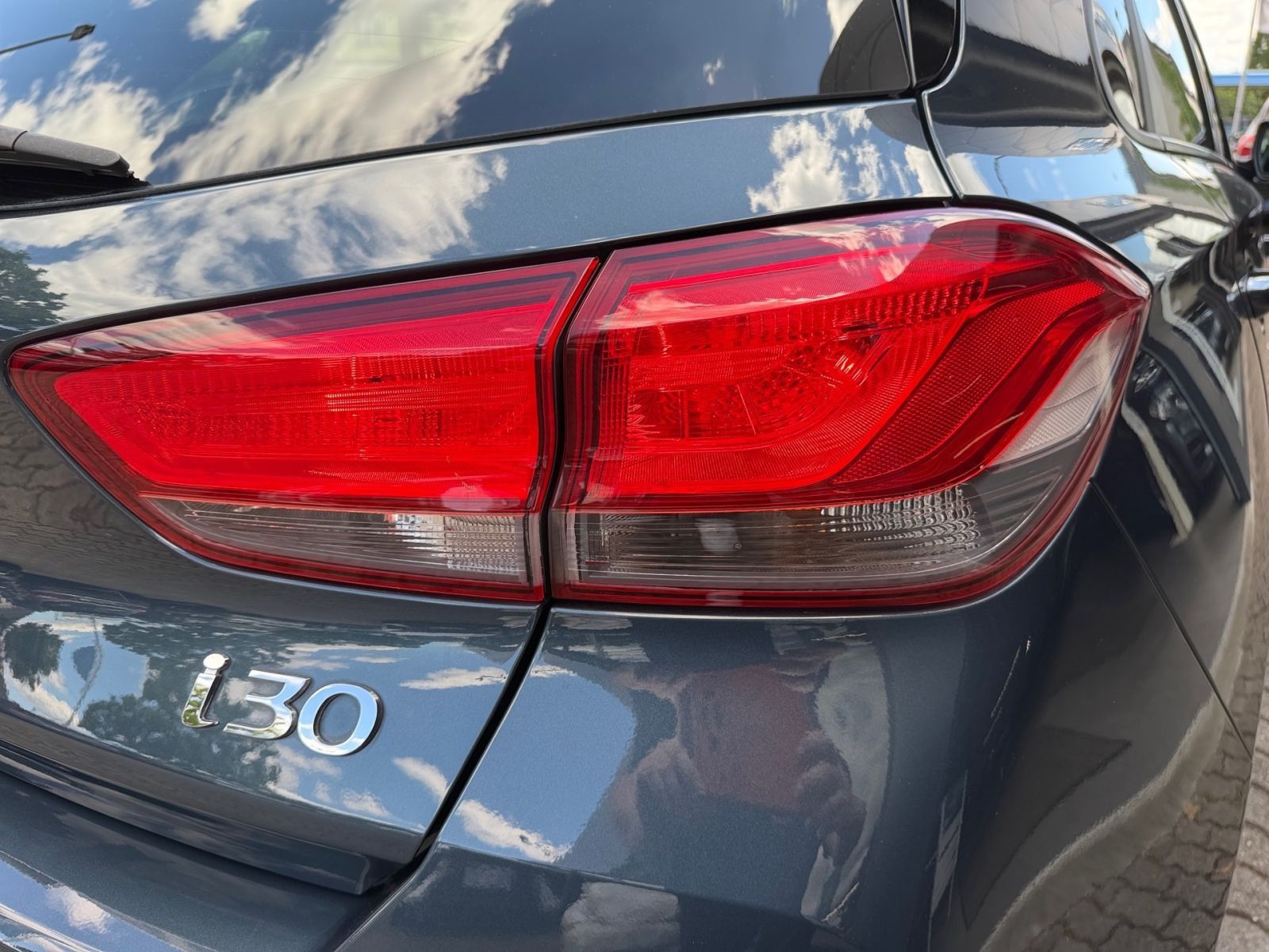 Fahrzeugabbildung Hyundai i30 1.0 T-GDI Edition 30 1Hd Sitzheizung