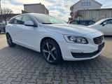 Volvo V60 D6 Momentum AWD NAVI+RADAR+CAM+AHK+BLIS+LED - Volvo Hybrid (Diesel/Elektro)