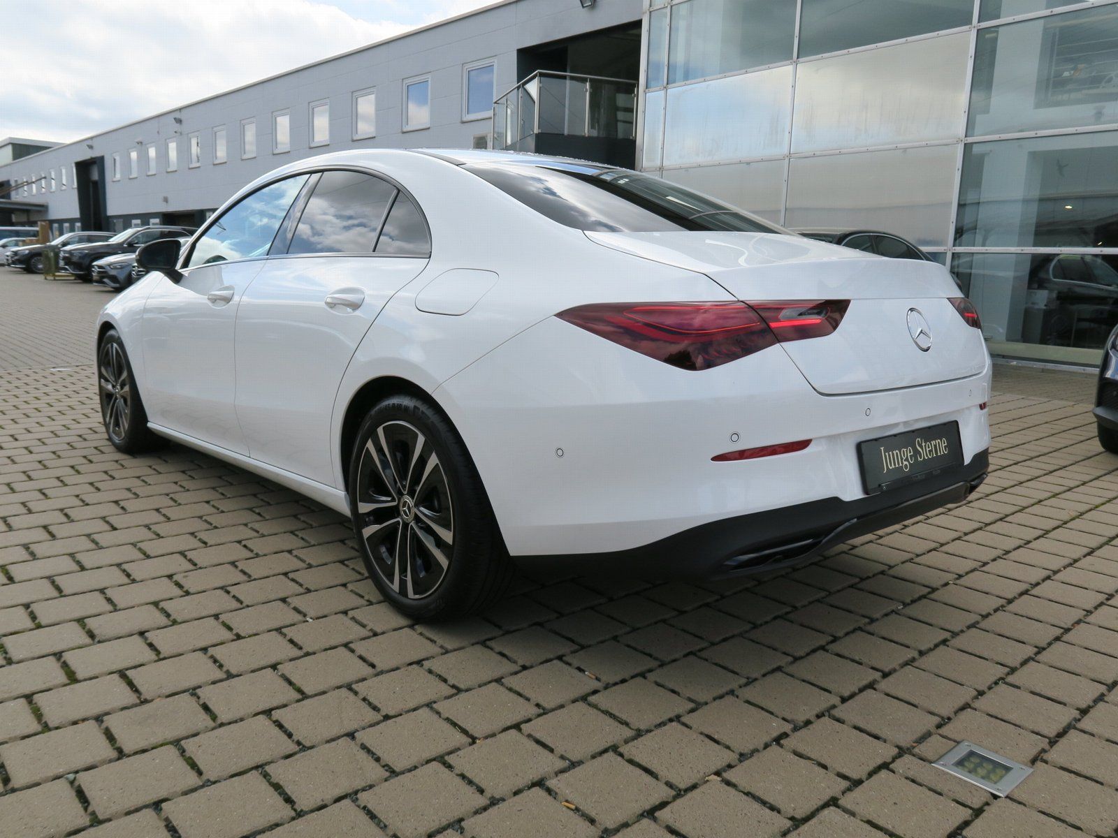 Mercedes-Benz CLA 180 Progressive Night-Paket Panorama Kamera foto 4