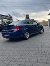 Opel Vectra 1.8 16V Elegance Elegance - Opel Vectra Elegance mit Benzin-Antrieb