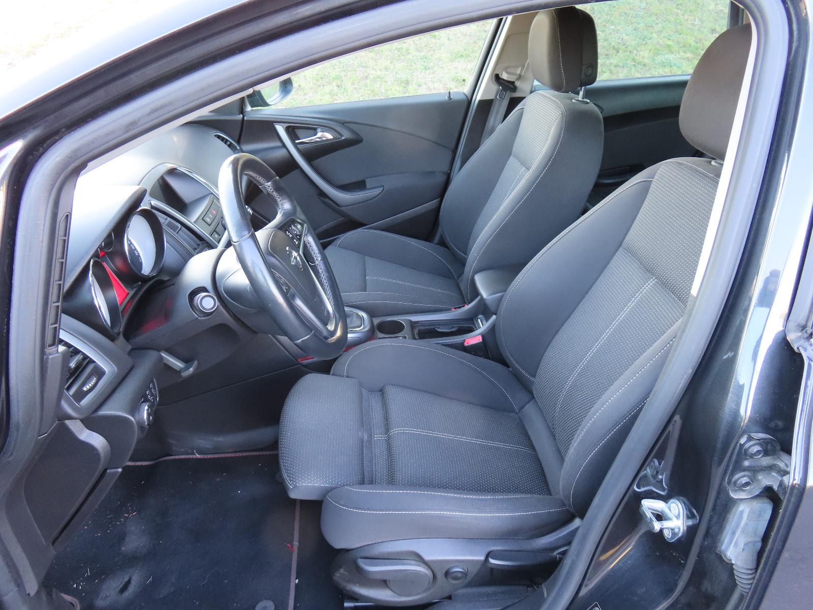 Opel Astra 2015 — photo 15