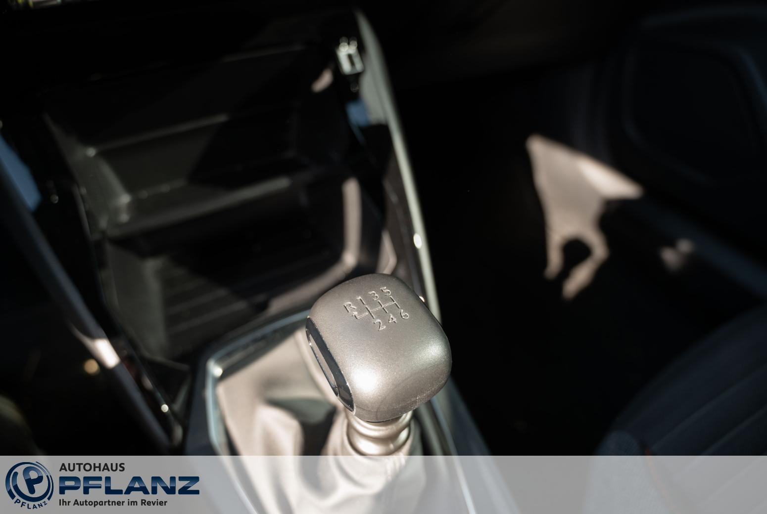 Peugeot 2008 Active Pack 1.2 PureTech 100 *AB 134€ ...