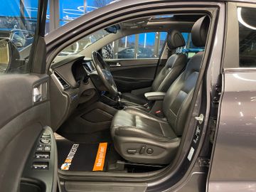 Hyundai Tucson Premium 4WD *AHK*KAMERA*NAVI*PANO*LEDER*