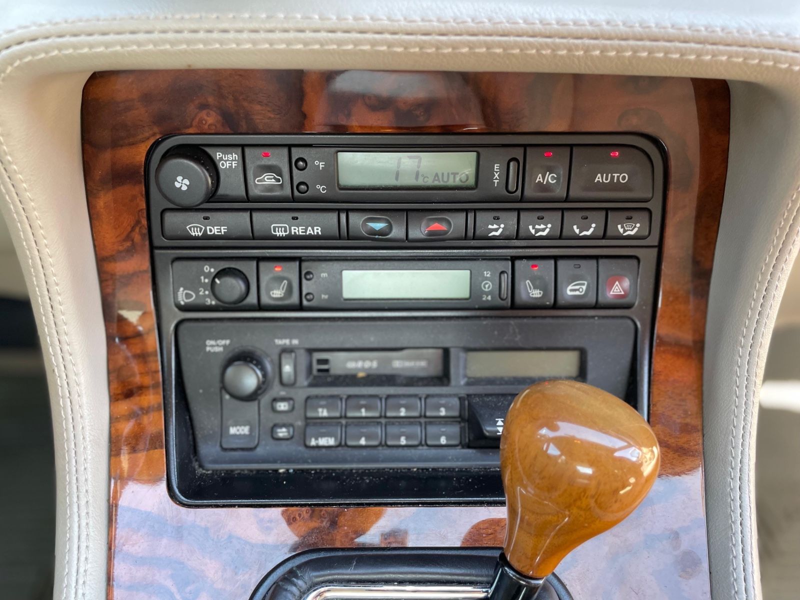 Fahrzeugabbildung Jaguar XJ6 Executive 3.2 |Klima|Sitzheizung|Schiebedach