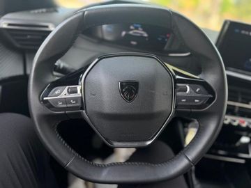 Peugeot 2008 - 8