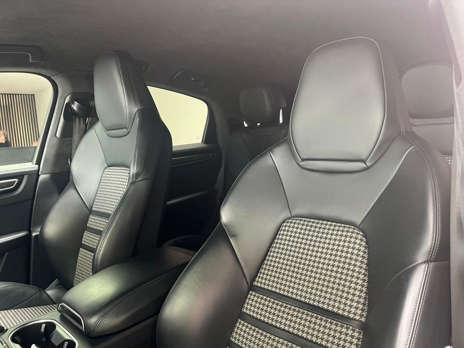 Fahrzeugabbildung Porsche Cayenne Coupe 3.0*22"*Leichtbau*Luft**360°*Bose*