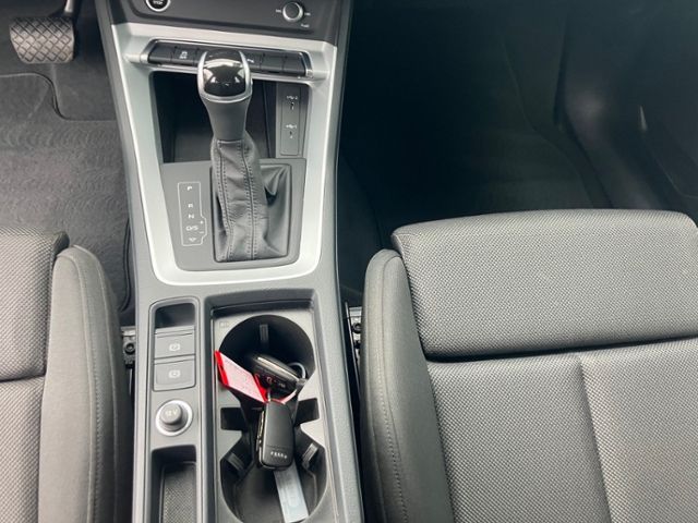 Q3 35 TFSI basis Klima LED Navi Alu