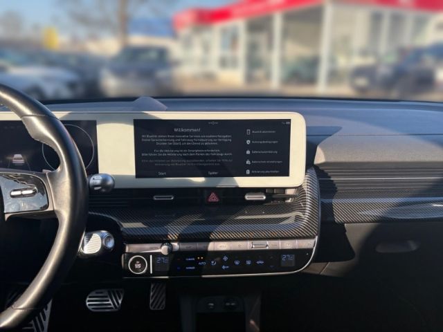 Fahrzeugabbildung Hyundai IONIQ 5 Uniq Elektro 4WD +KLIMA+LEDER+LED+RFK+UV