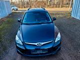 Hyundai HYUNDAI i30 - Hyundai i30 aus 2010 mit Diesel-Antrieb
