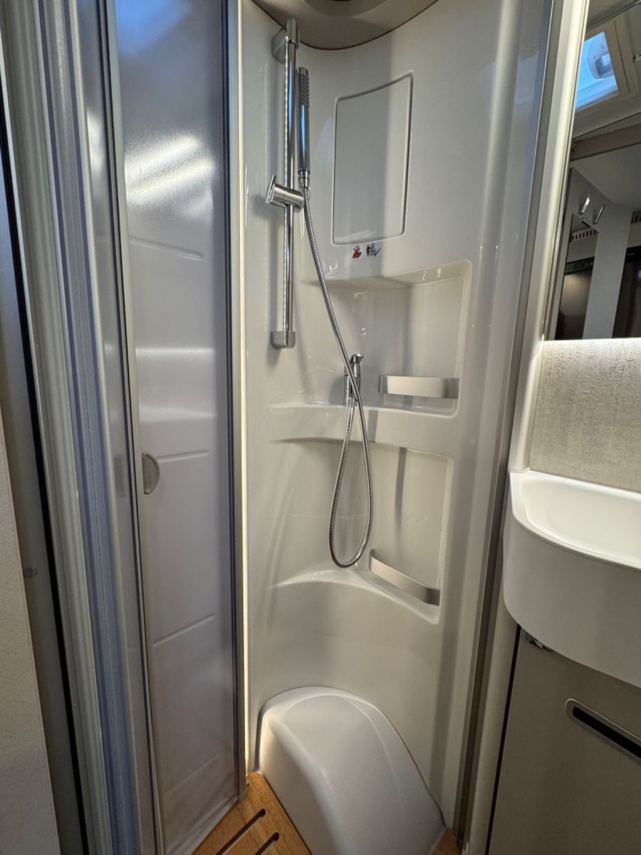 Fahrzeugabbildung HYMER / ERIBA / HYMERCAR Exsis I 580 -Pure - 16.216€ Sparen!