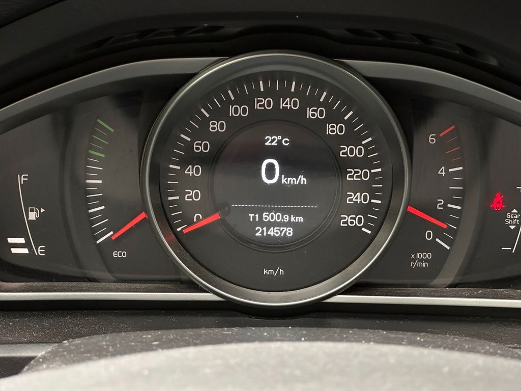 Volvo V40 D2 Kinetic *Navi*LED*CD-Player*Händler*