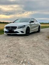 Mercedes-Benz CLA 200 Urban Urban - Mercedes-Benz CLA 200 aus 2013