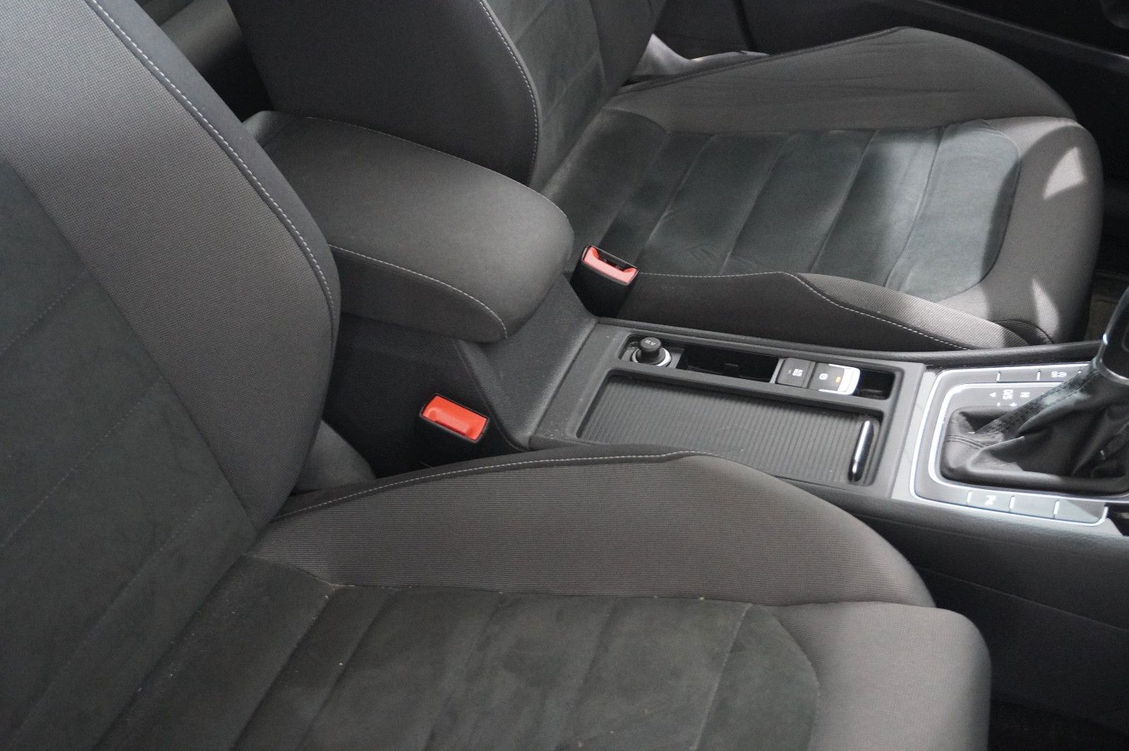 Fahrzeugabbildung Volkswagen Golf VII VARI. 1.5 TSI HIGHLINE NAVI/SPORT/AHK