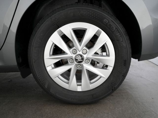 Fabia DRIVE PLUS TSI DSG+BLUETOOTH+SITZ-/LENKRAD