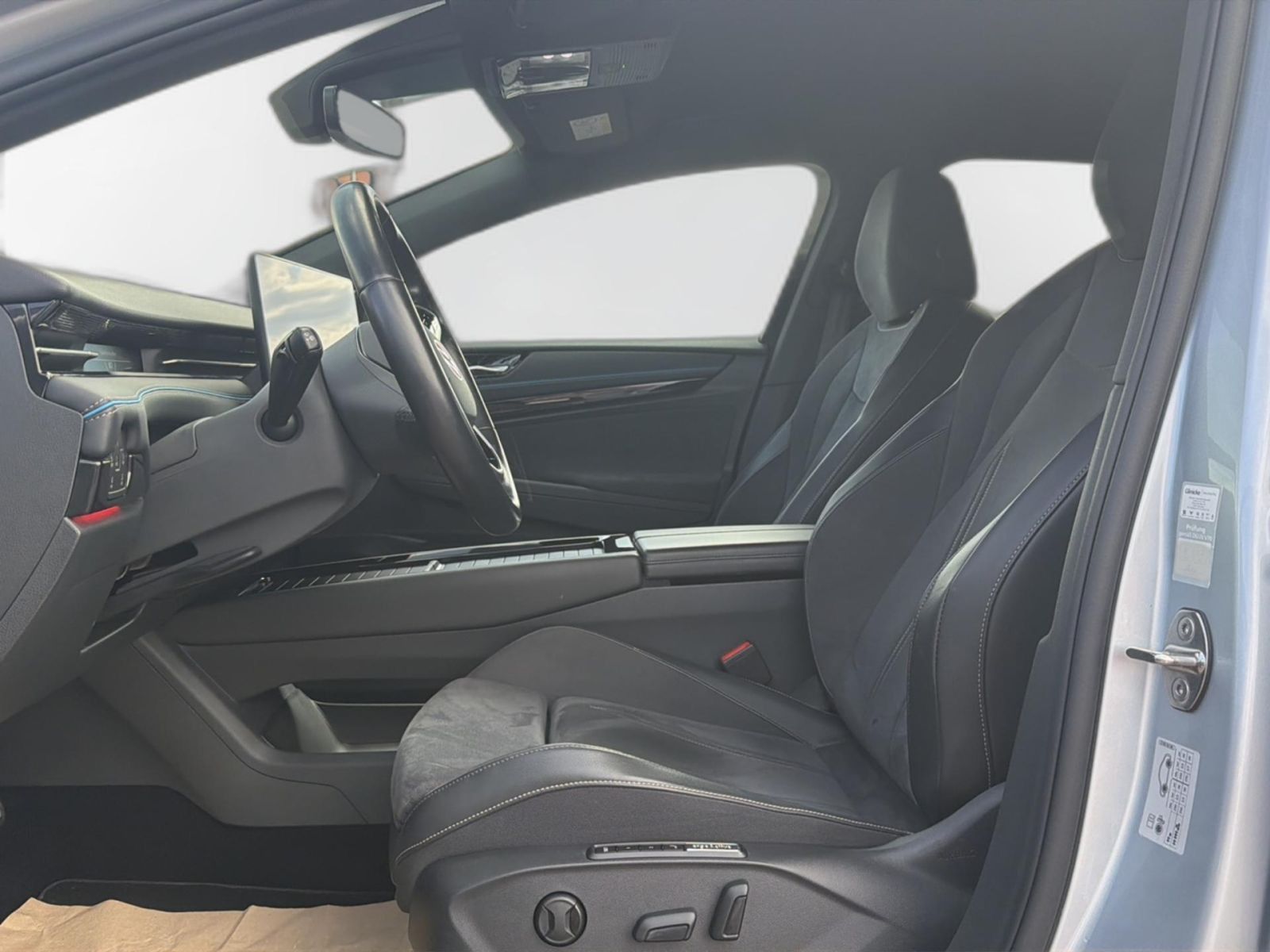 Volkswagen ID.7 Pro 77kWh Navi AHK RüKa SiHz Matrix Ambient imagem 2