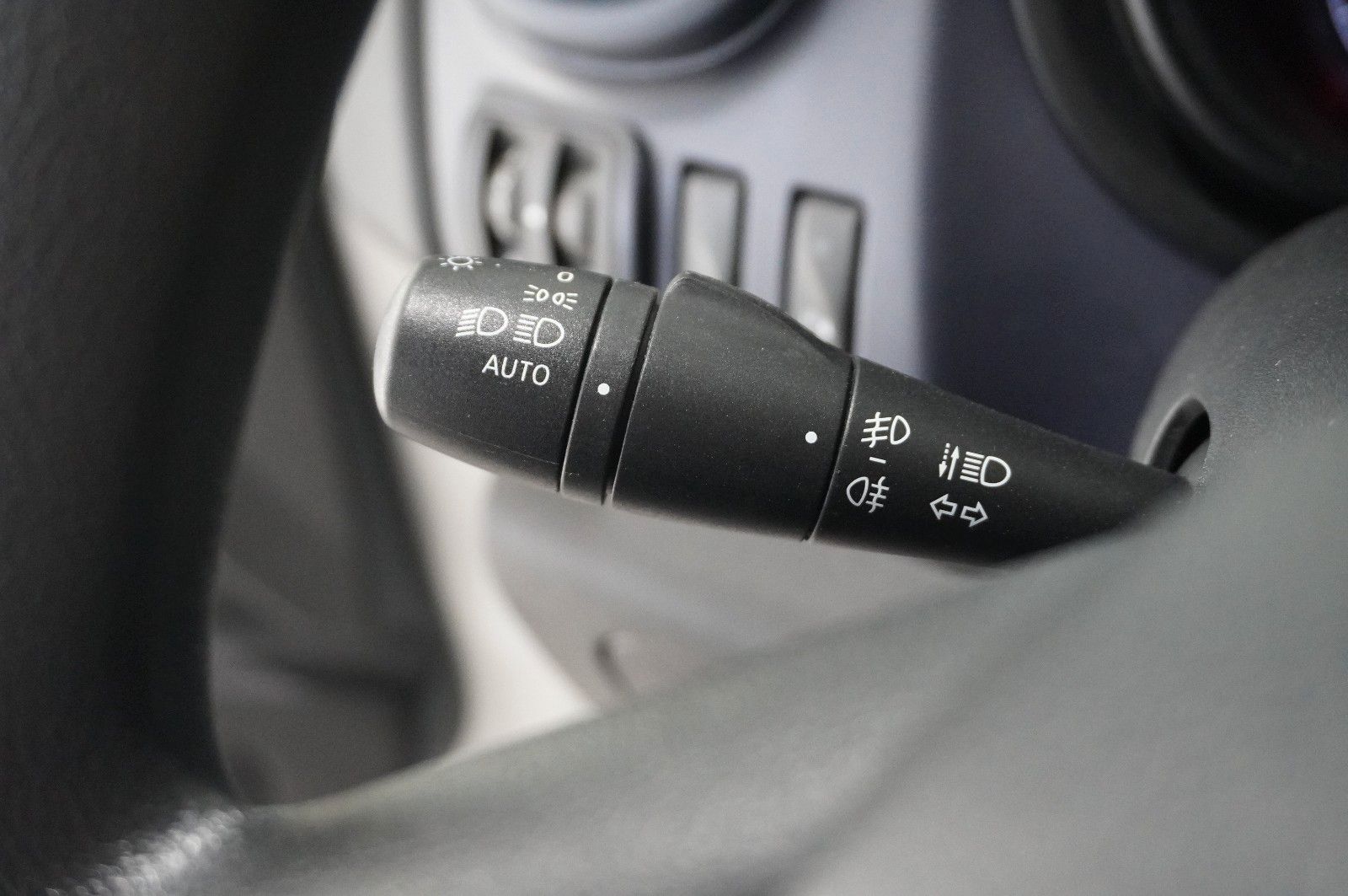 Fahrzeugabbildung Opel Vivaro B 1.6D KOMBI 8-SITZE L1H1 KLIMA/PDC/TEMP.